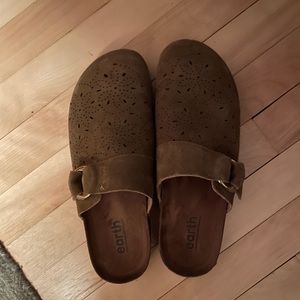 Women’s EARTH mules